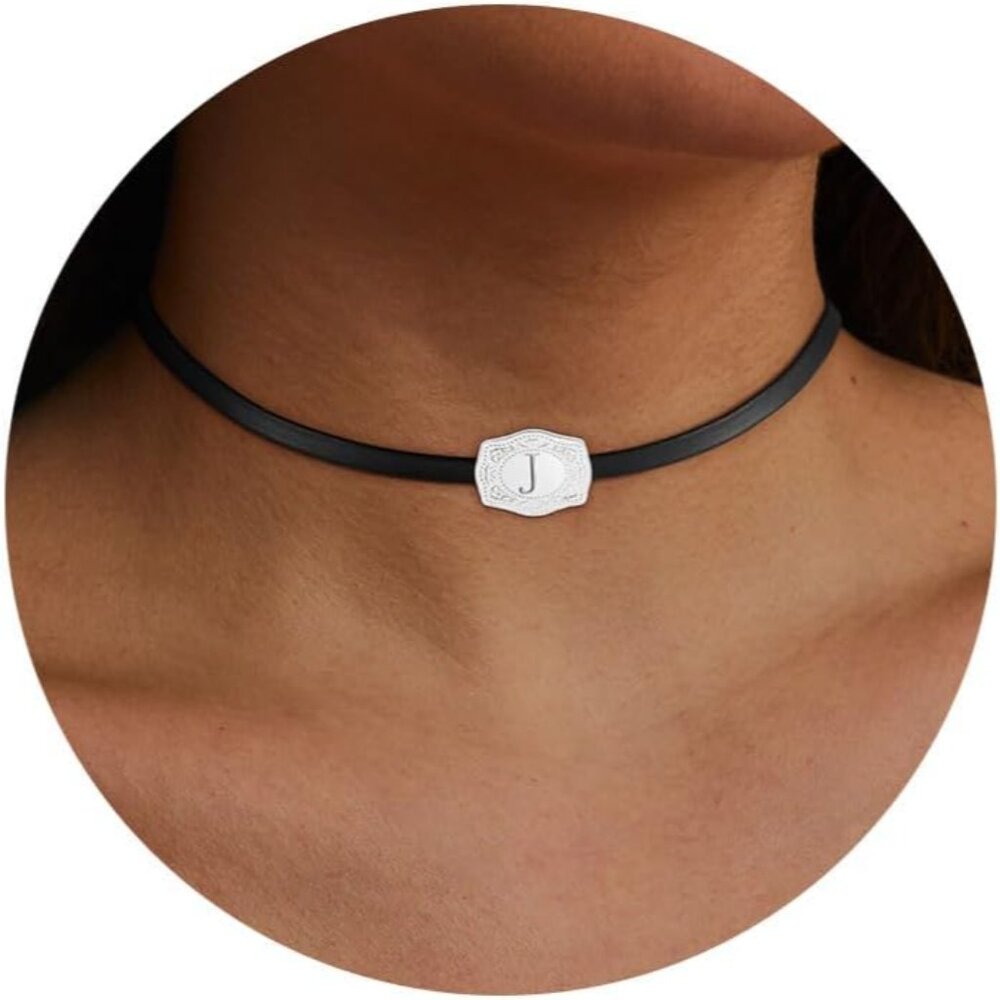 Personalized Silver Initial Necklace With Vintage… - image 1